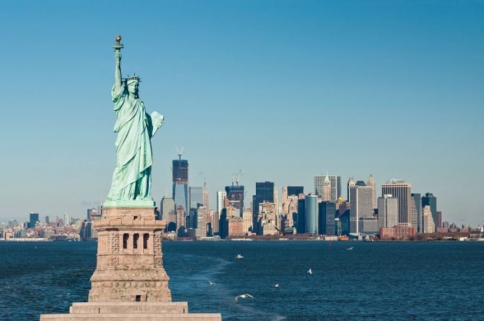 Study Tours & Immersion Programs Statue of Liberty 7 696x462 1